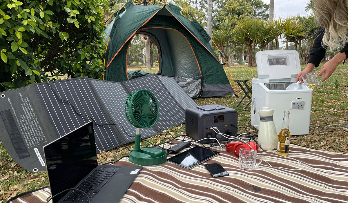 ITEHIL Solar Panel, Foldable Monocrystalline Solar Suitcase(100W, 160W)