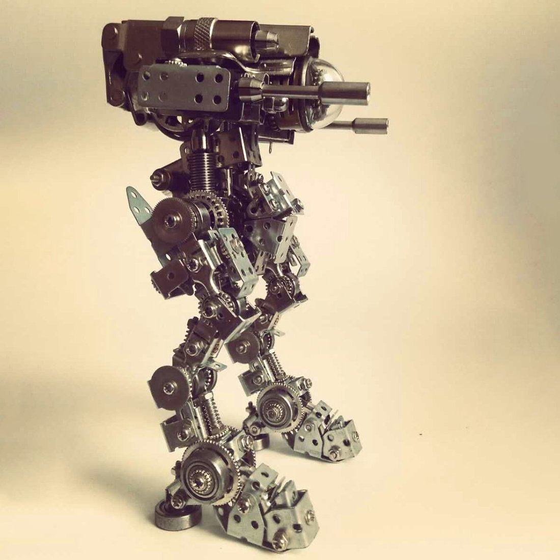 Adult DIY Metal Assembly 3D Robot Mecha Puzzle Toy Model for Home Decor