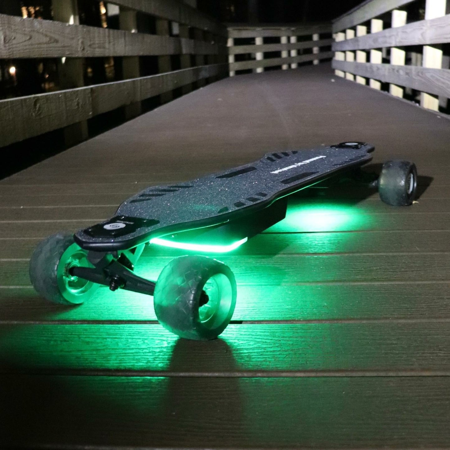 isinwheel V8 1200W Electric Skateboard with Portable Removable Battery & Remote Control