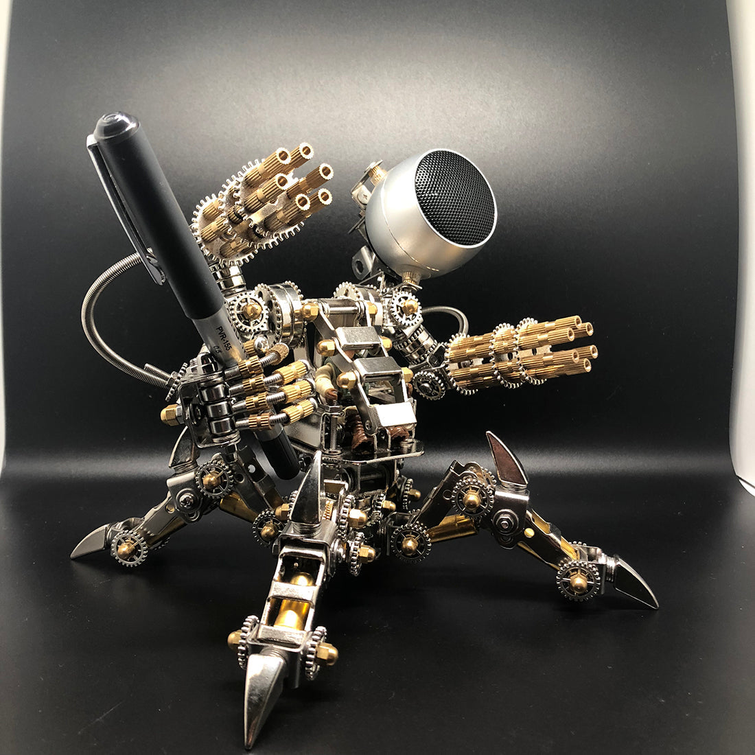 313Pcs Assembly 3D Puzzle Model Magnetic Chaser Hunter Mecha Model Bluetooth Speakers