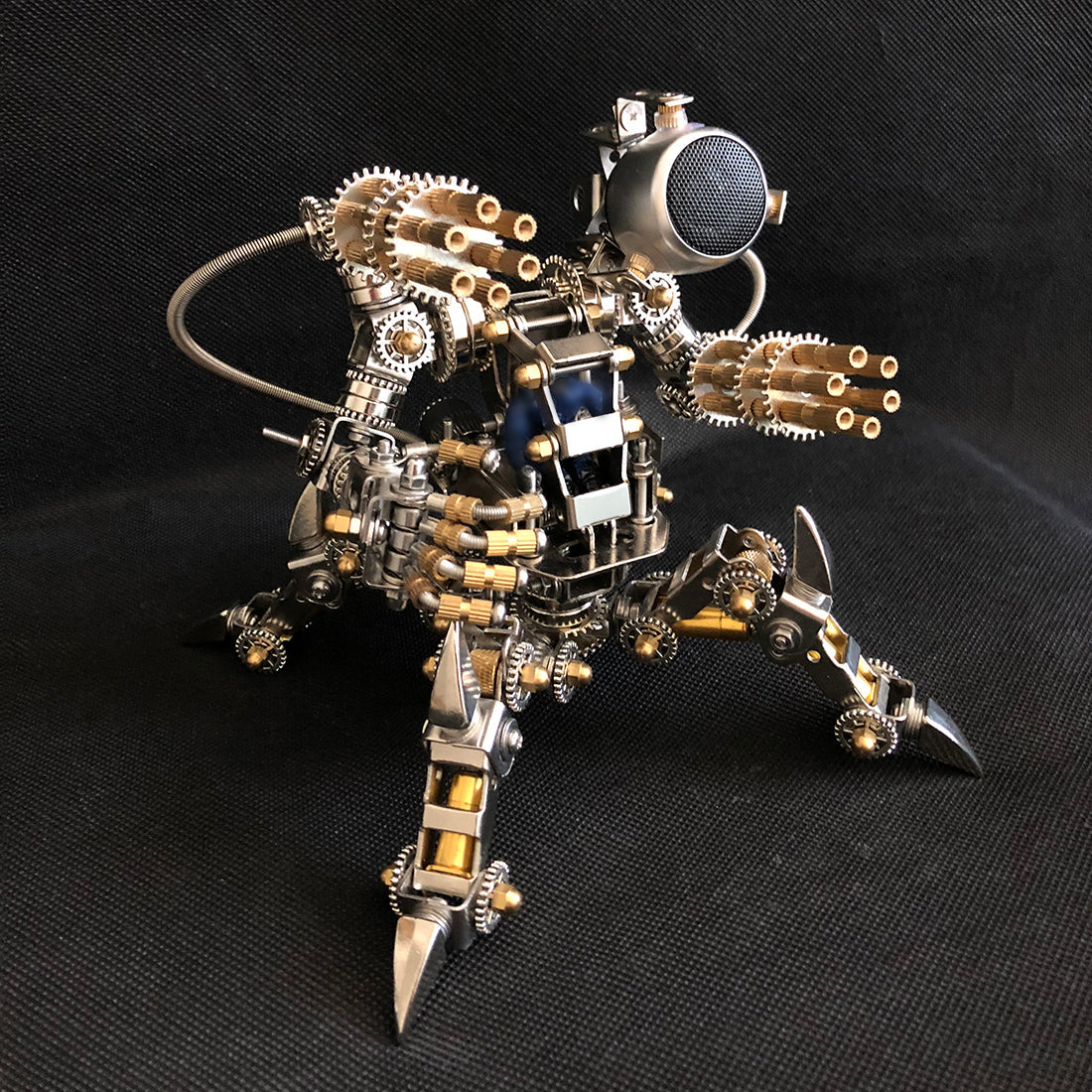313Pcs Assembly 3D Puzzle Model Magnetic Chaser Hunter Mecha Model Bluetooth Speakers