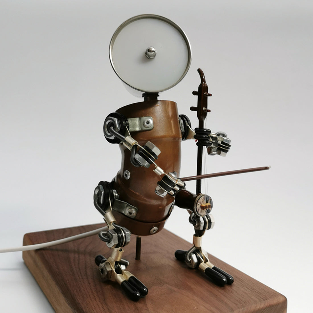 Steampunk Style Assembled 3D Metal Musician Bassists Model Lamp 2-IN-1Desk Decor Crafts