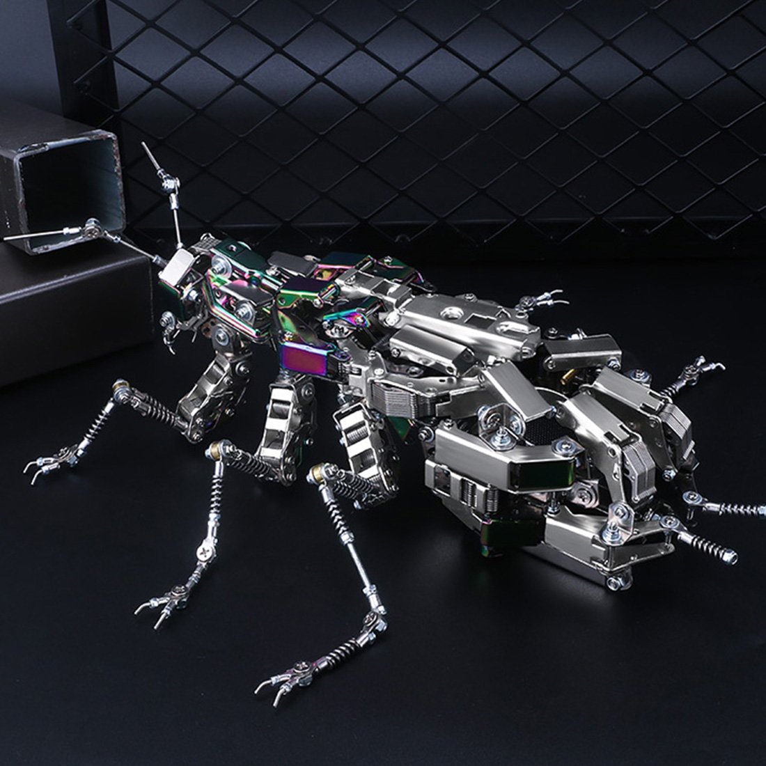 Customized 995pcs Mechanical Cockroach Mecha Metal Assembled Insect Model with Bluetooth Speaker