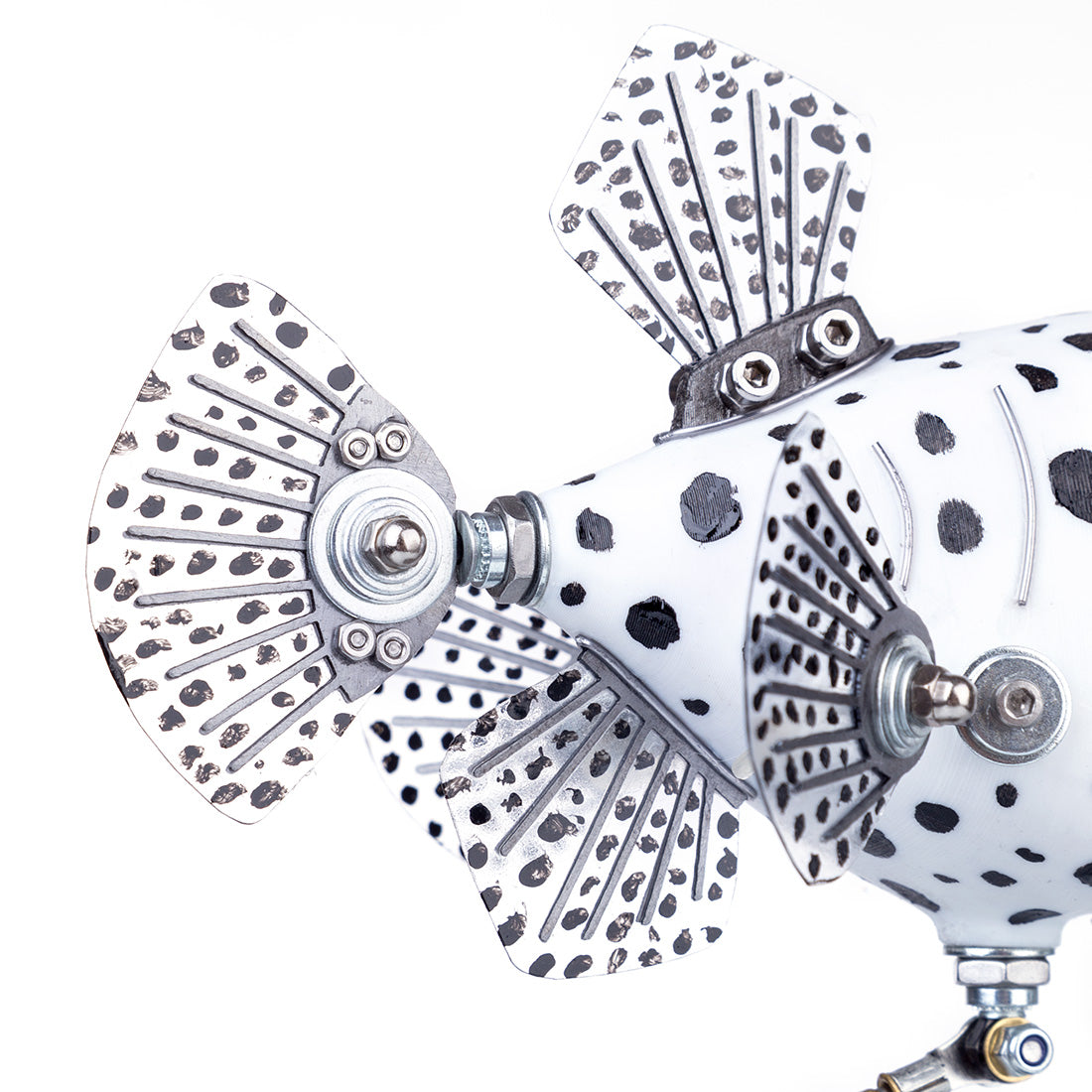 Metal Black & White Cowfish Model Kits 3D Handmade Assembled Steampunk Crafts for Home Decor