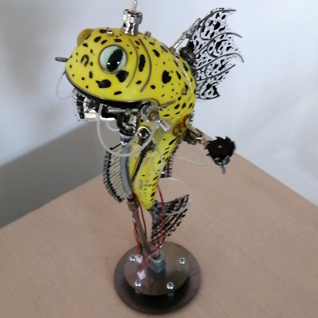 Steampunk Metal Yellow Fish Sculpture Model Kits 3D Handmade Assembled Art Crafts