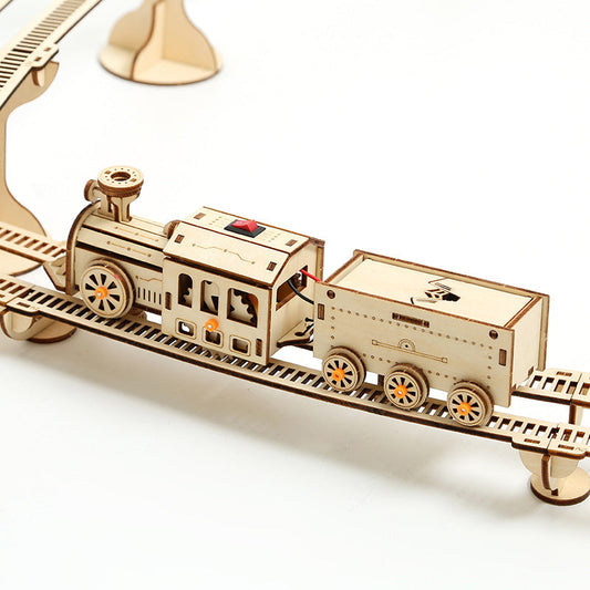 700PCS 3D DIY Steam Locomotive Model Kit with Tracks