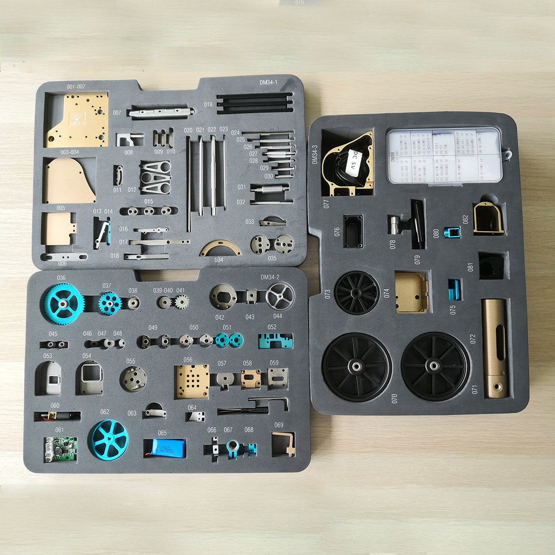 Juguete de coche eléctrico de vapor de un cilindro con ensamblaje de metal para adultos.