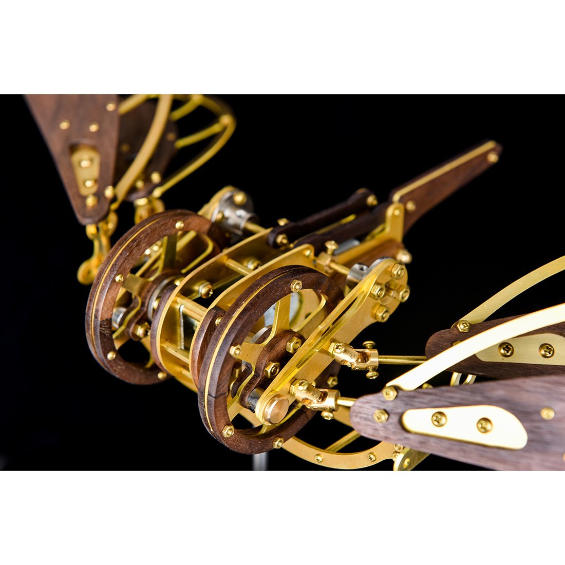 Rompecabezas mecánico dinámico coleccionable de libélula misteriosa de metal y madera en 3D.