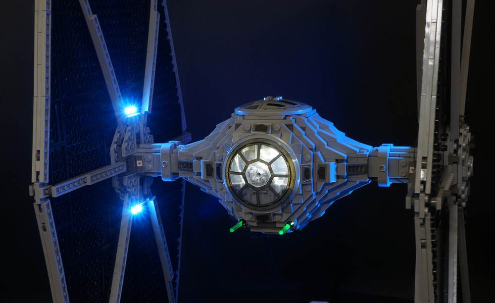 مجموعة إضاءة LEGO UCS TIE Fighter #75095